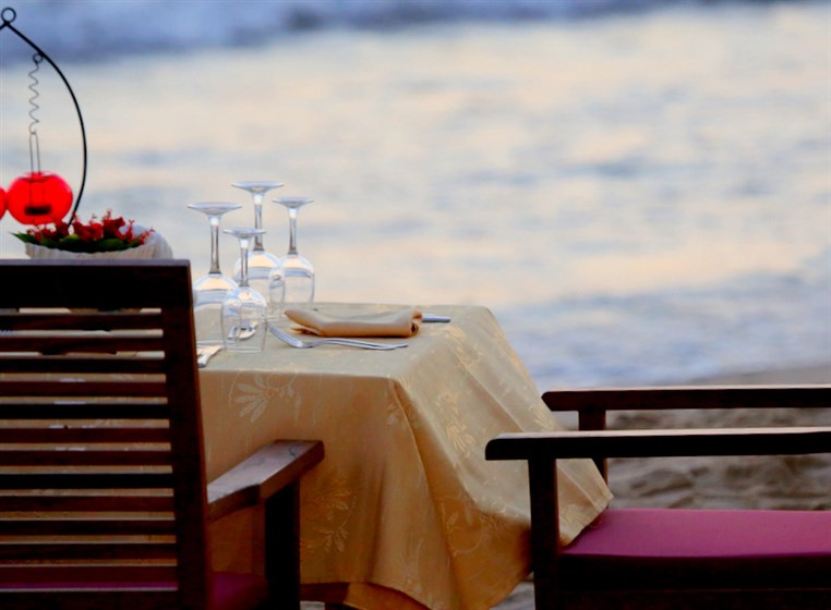 Romantic Dinner at Edde Sands